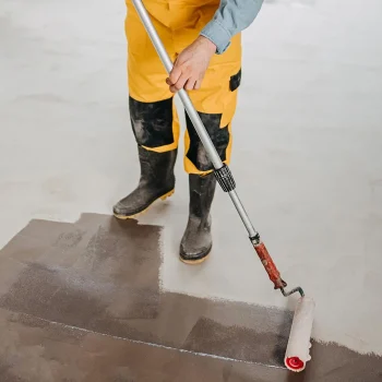 FHM-Epoxy-Basement-Flooring-GettyImages-1368992555-JVcrop